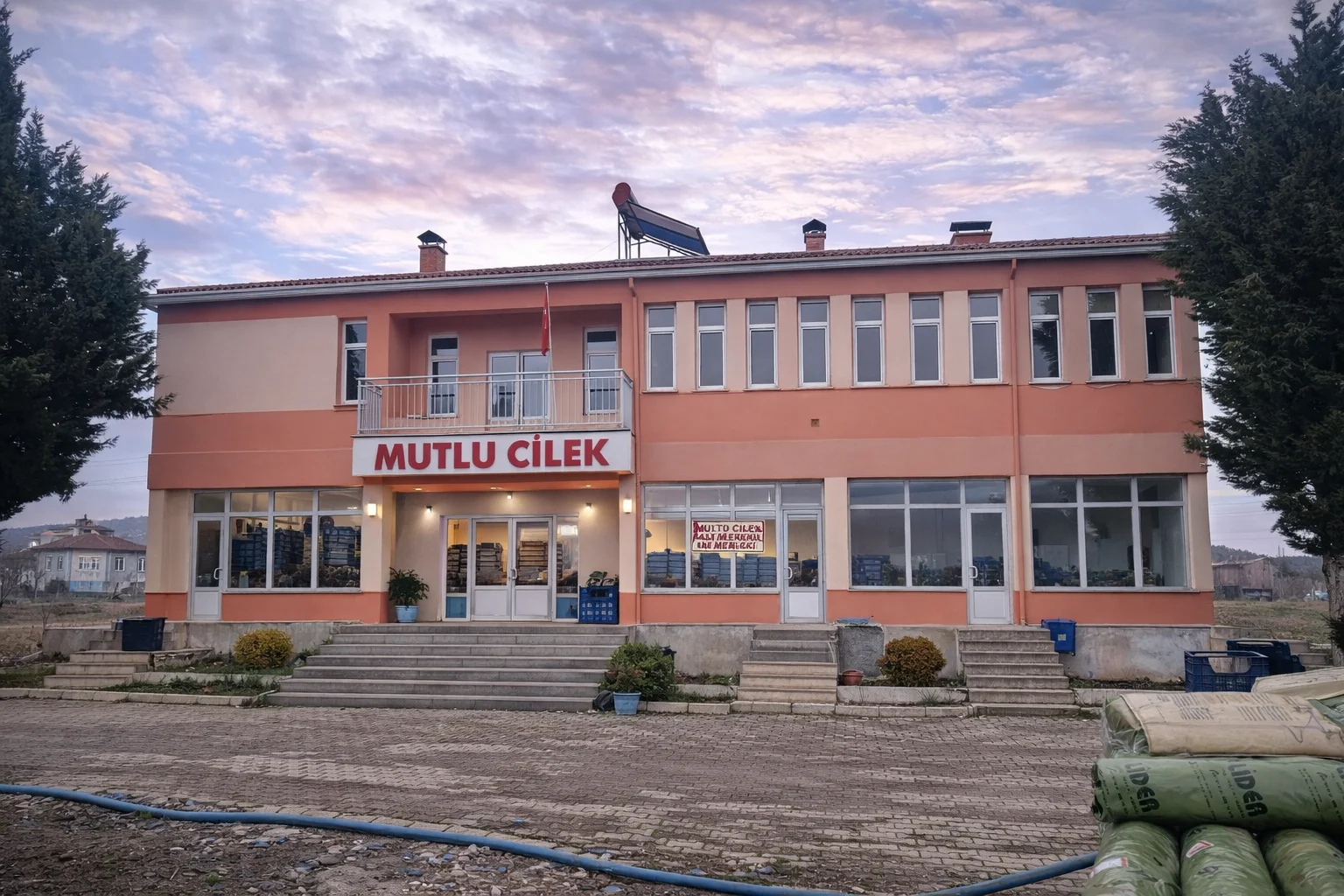 Ana Sayfa Mutlu Çilek ana merkez binası, Hüyük Konya